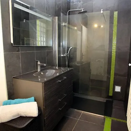 Peaceful Hideaway In דירה *